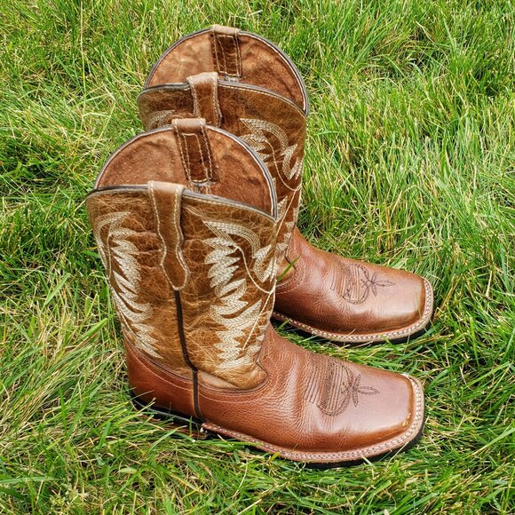 EUC Veretta Boots Kids size 23